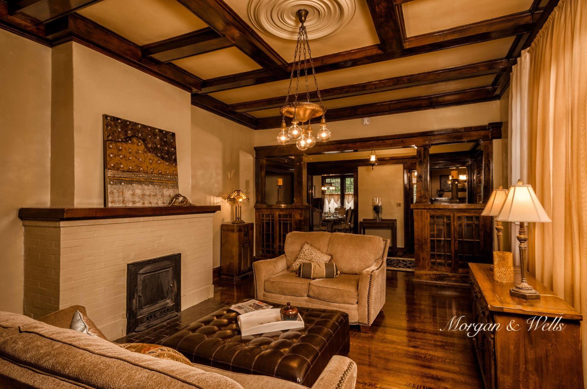 Morgan And Wells Bed And Breakfast Шелбі Екстер'єр фото