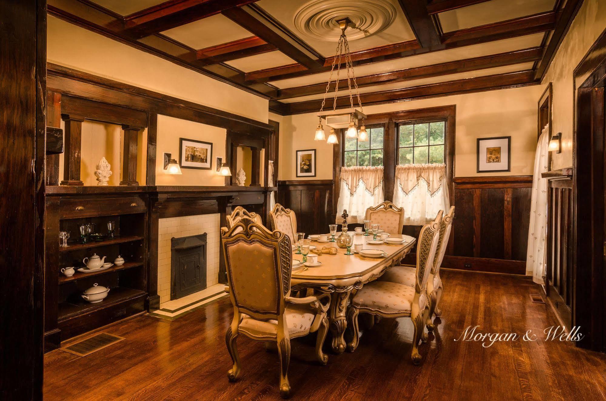 Morgan And Wells Bed And Breakfast Шелбі Екстер'єр фото